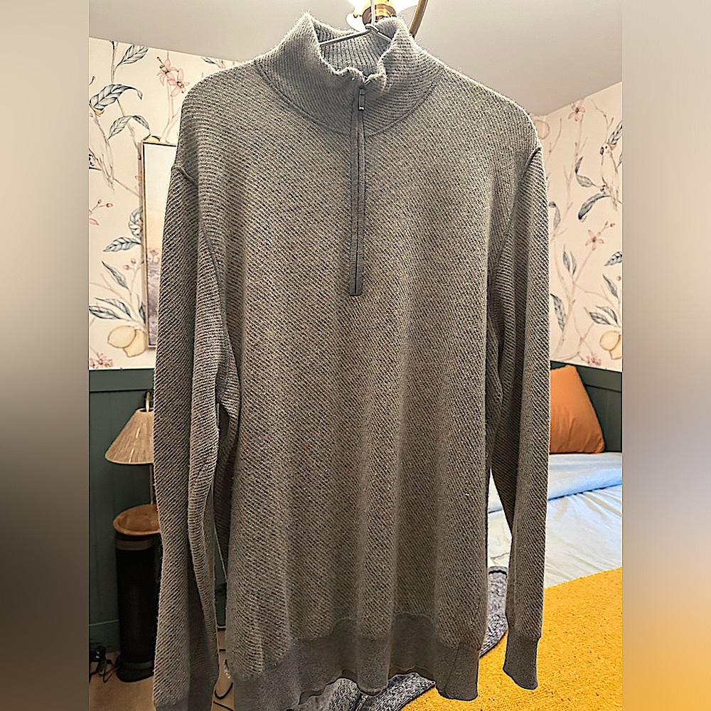 Loro Piana Luxury Italian Cashmere Sweater. Size 52. Mint condition.